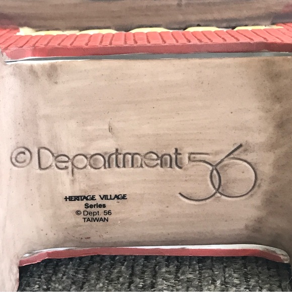 Dept 56 Red Covered Bridge Heritage Village Collection - Picture 4 of 9